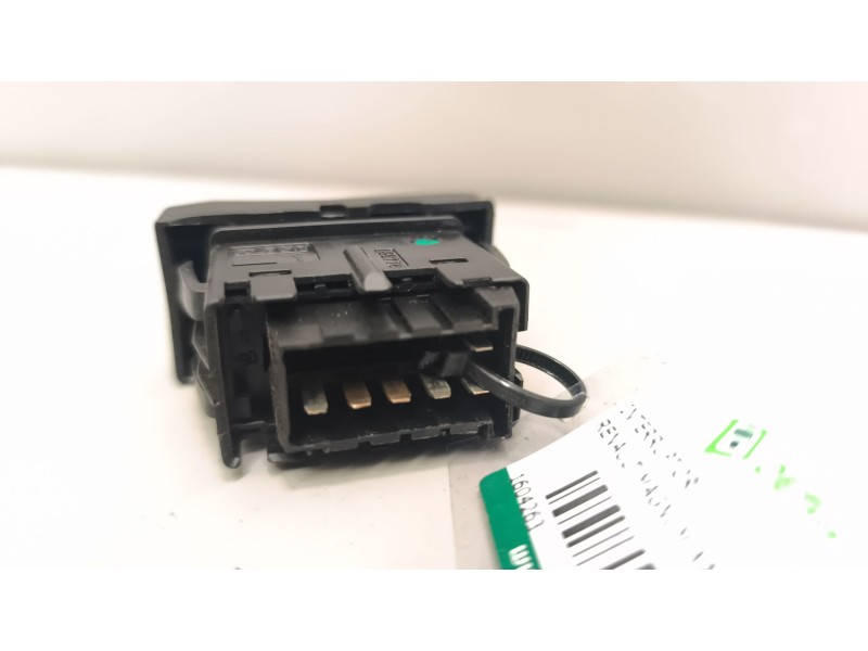 Recambio de interruptor para renault magnum ab diesel referencia OEM IAM 7421043756  