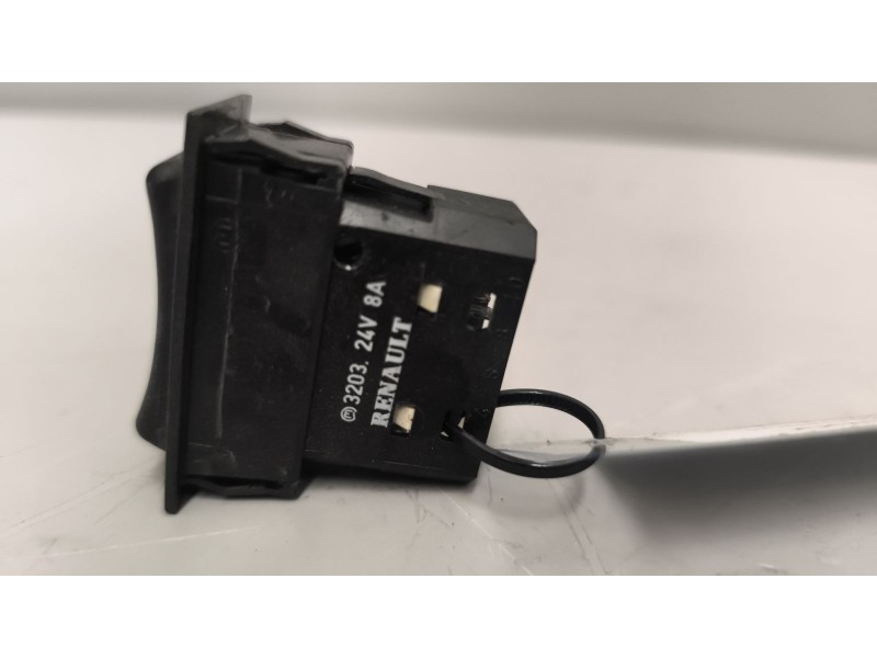 Recambio de mando elevalunas delantero derecho para renault magnum ab diesel referencia OEM IAM   