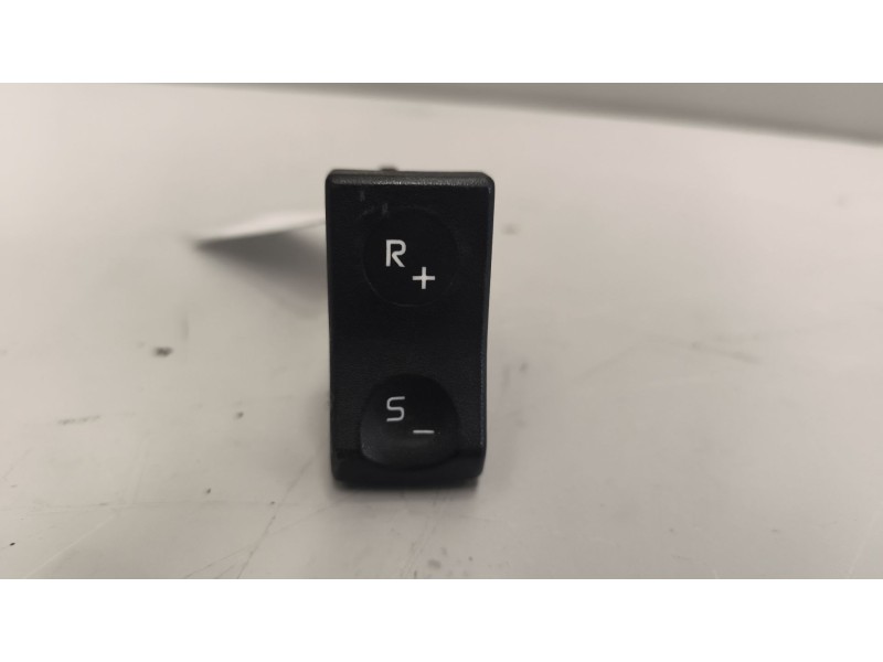 Recambio de interruptor para renault magnum ab diesel referencia OEM IAM 7420851306  