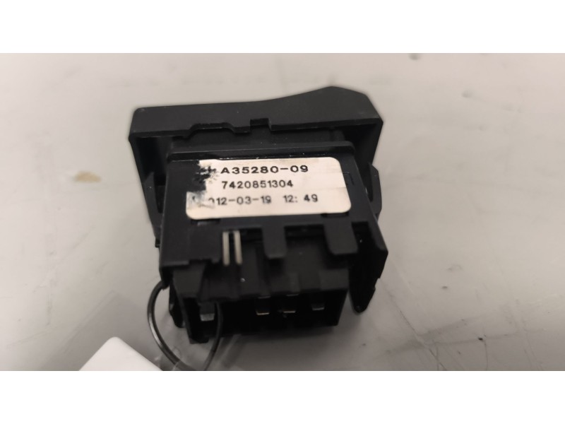 Recambio de interruptor para renault magnum ab diesel referencia OEM IAM 7420851304  