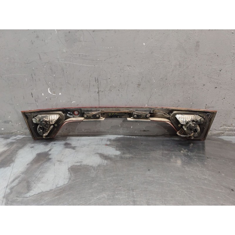 Recambio de piloto central de freno para seat toledo ii (1m2) 1.9 tdi referencia OEM IAM 1M5945225C 1M5945107B 