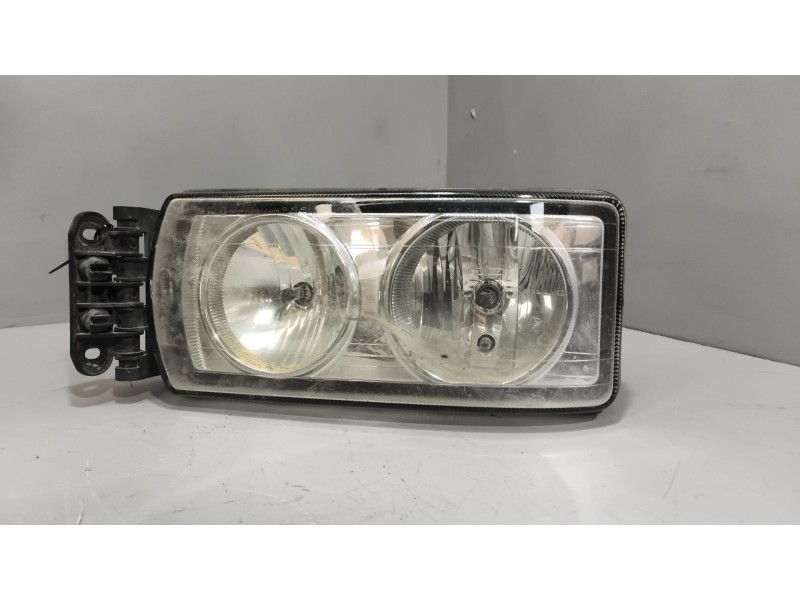 Recambio de faro izquierdo para iveco stralis (as) fsa t / fp lt 4x2 gran espacio referencia OEM IAM 504238117  