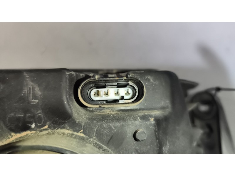Recambio de faro izquierdo para iveco stralis (as) fsa t / fp lt 4x2 gran espacio referencia OEM IAM 504238117  