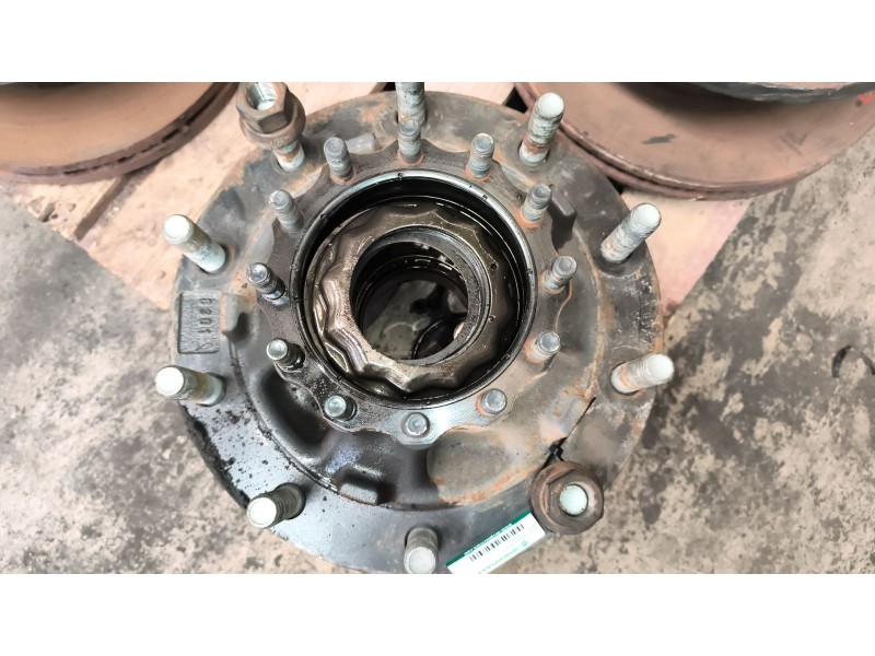 Recambio de buje trasero derecho para renault serie t 12.8 diesel referencia OEM IAM 7485107753 7420557646 7421328206