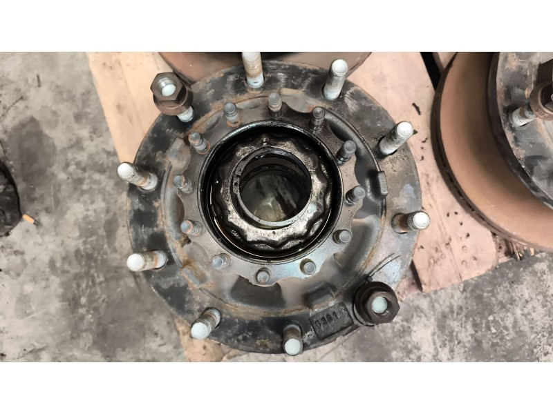 Recambio de buje trasero izquierdo para renault serie t 12.8 diesel referencia OEM IAM 7485107753 7420557646 7421328206