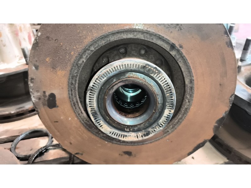 Recambio de buje delantero para iveco stralis (as) referencia OEM IAM   