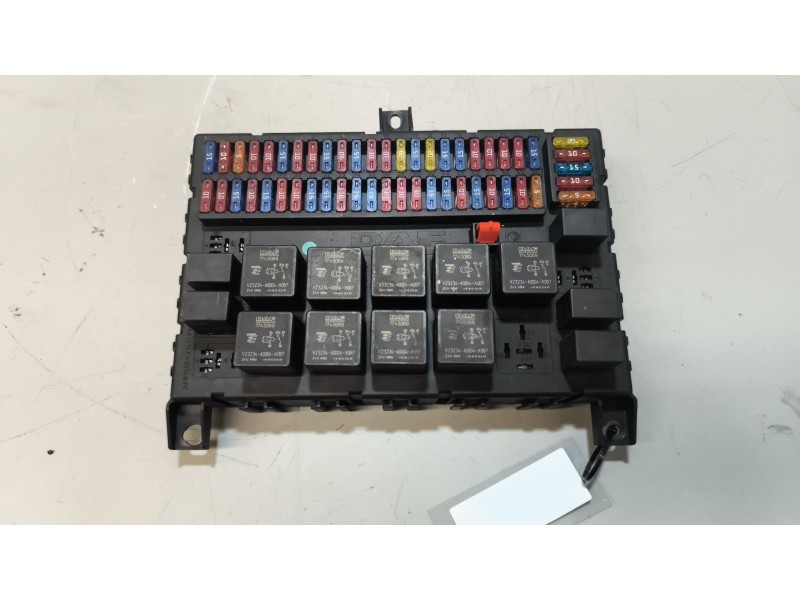 Recambio de caja reles / fusibles para daf serie xf105.xxx 12.9 diesel referencia OEM IAM 1895428  