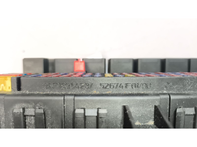Recambio de caja reles / fusibles para daf serie xf105.xxx 12.9 diesel referencia OEM IAM 1895428  