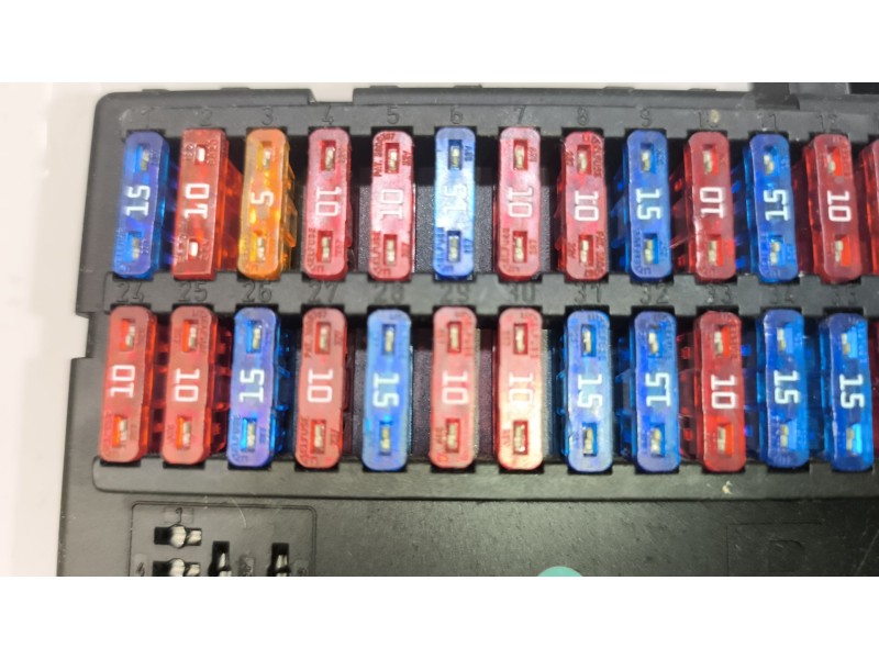 Recambio de caja reles / fusibles para daf serie xf105.xxx 12.9 diesel referencia OEM IAM 1895428  