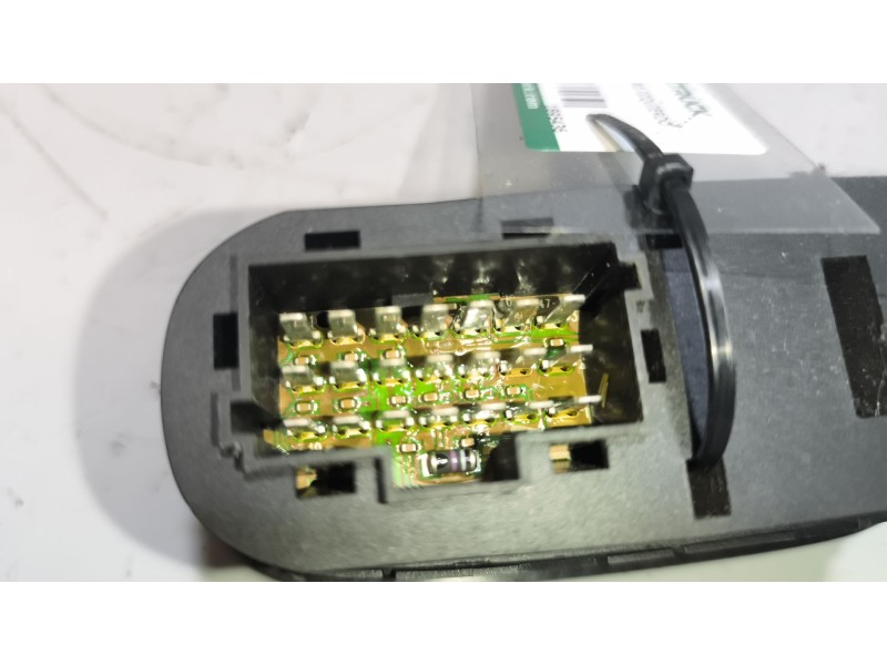 Recambio de mando elevalunas delantero izquierdo para daf serie xf105.xxx 12.9 diesel referencia OEM IAM 1895436  