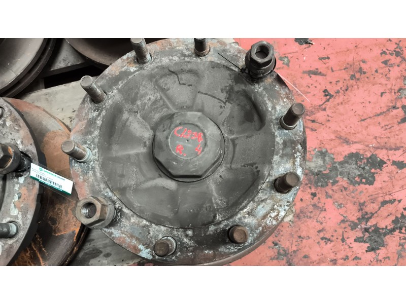 Recambio de buje delantero para renault magnum ab 2005 12.8 diesel referencia OEM IAM 7421022433  
