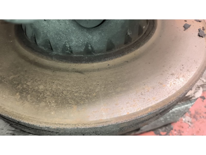 Recambio de buje delantero para renault magnum ab 2005 12.8 diesel referencia OEM IAM 7421022433  