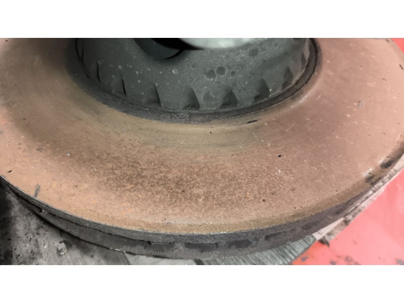 Recambio de buje delantero para renault magnum ab 2005 12.8 diesel referencia OEM IAM 7421022433  