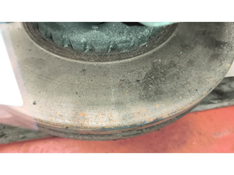 Recambio de buje delantero para renault magnum ab 2005 12.8 diesel referencia OEM IAM 7421022433  