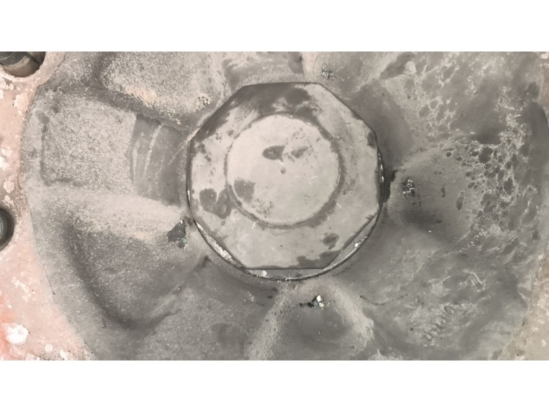 Recambio de buje delantero para renault magnum ab 2005 12.8 diesel referencia OEM IAM 7421022433  