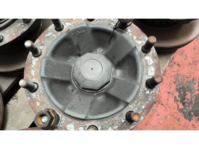 Recambio de buje delantero para renault magnum ab 2005 12.8 diesel referencia OEM IAM 7421022433  