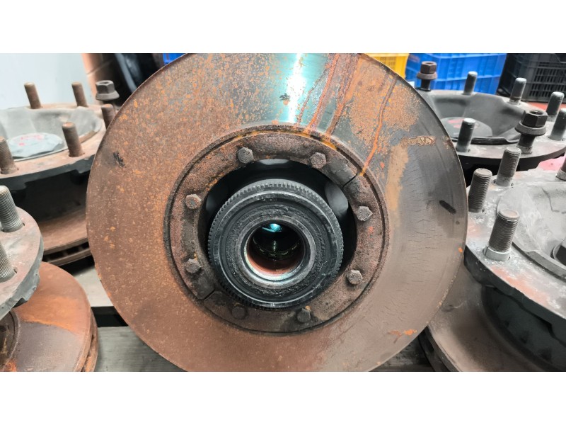 Recambio de buje delantero para renault magnum ab 2005 12.8 diesel referencia OEM IAM 7421022433  
