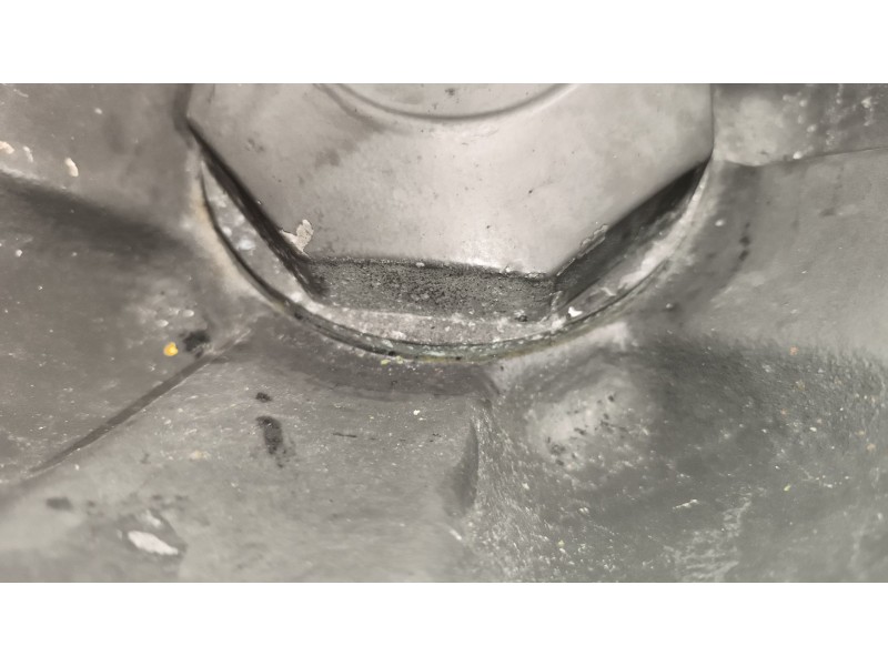 Recambio de buje delantero para renault magnum ab 2005 12.8 diesel referencia OEM IAM 7421022433  