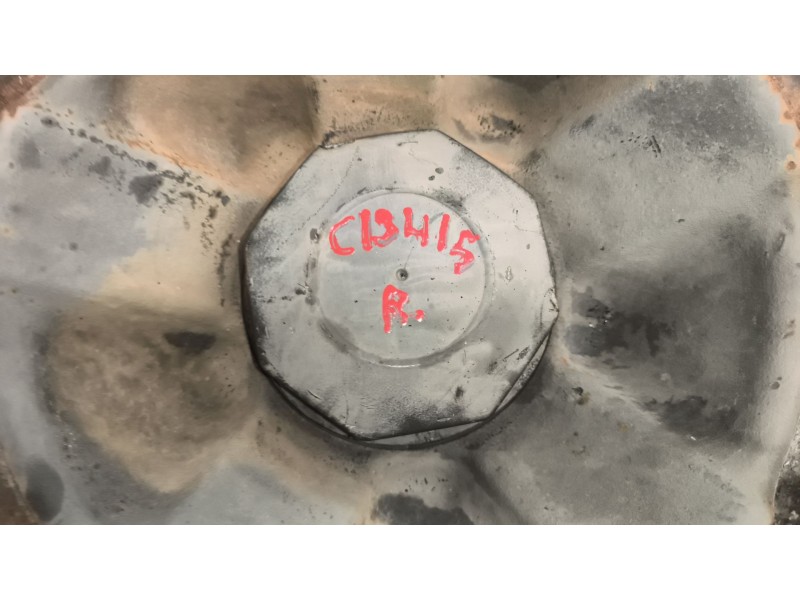 Recambio de buje delantero para renault premium lander 10.8 diesel referencia OEM IAM 7421022433  