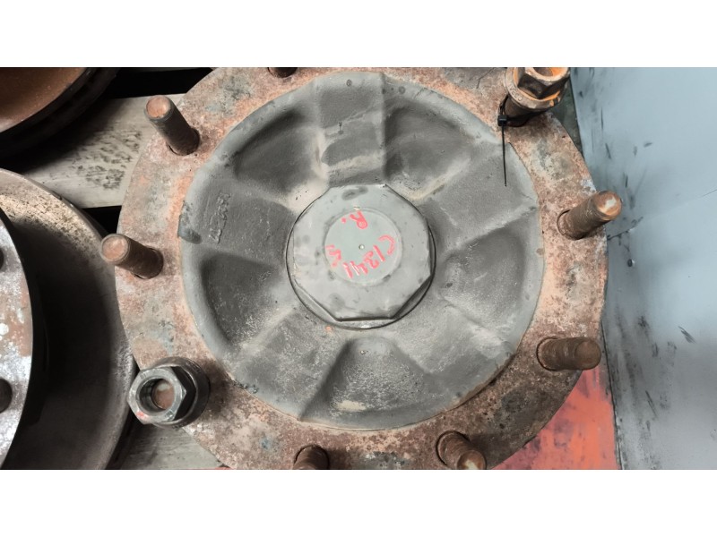 Recambio de buje delantero para renault premium lander 10.8 diesel referencia OEM IAM 7421022433  