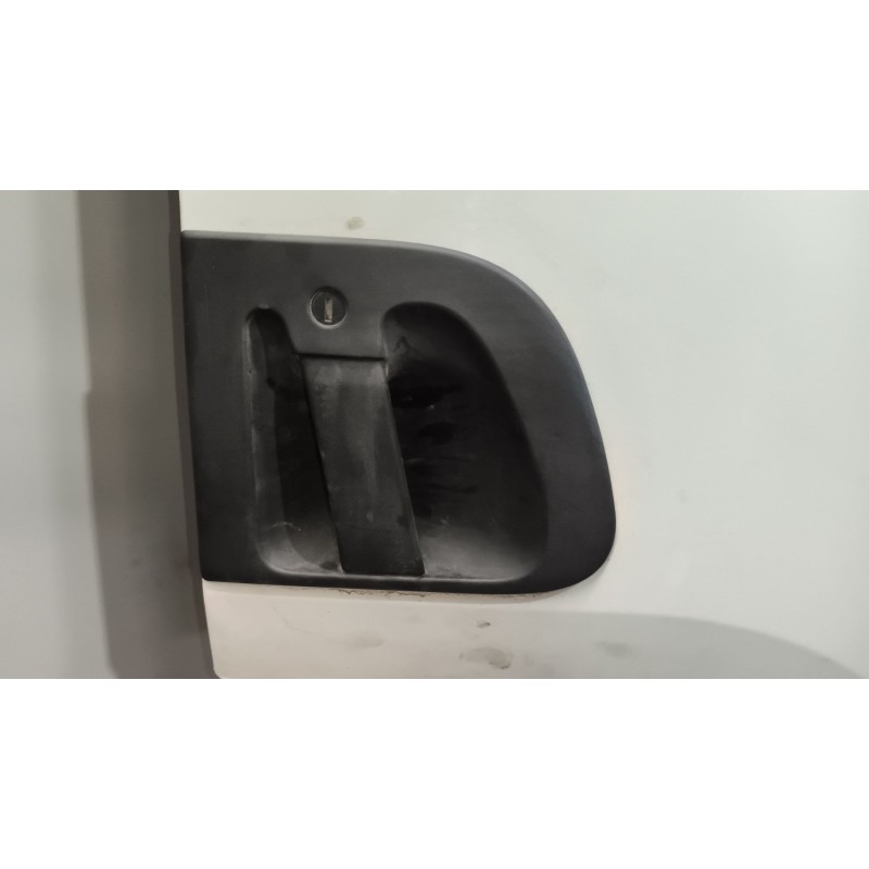 Recambio de puerta delantera derecha para renault midlum fg xxx.10    e4 cabina doble referencia OEM IAM 5600464824 5600464830 