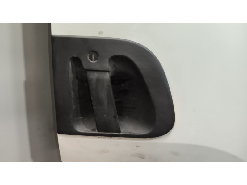 Recambio de puerta delantera derecha para renault midlum fg xxx.10    e4 cabina doble referencia OEM IAM 5600464824 5600464830 