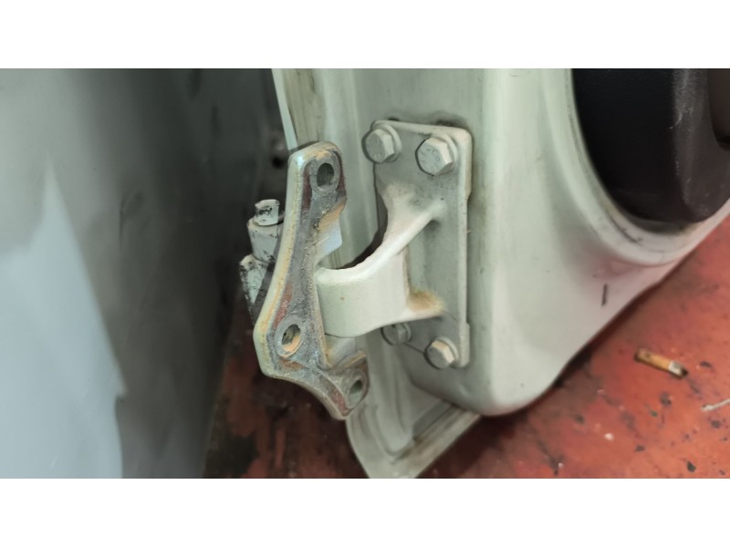 Recambio de puerta delantera derecha para renault midlum fg xxx.10    e4 cabina doble referencia OEM IAM 5600464824 5600464830 