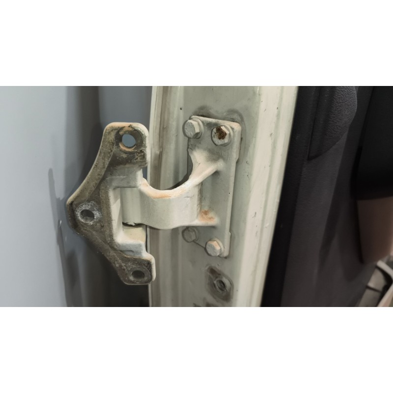 Recambio de puerta delantera derecha para renault midlum fg xxx.10    e4 cabina doble referencia OEM IAM 5600464824 5600464830 