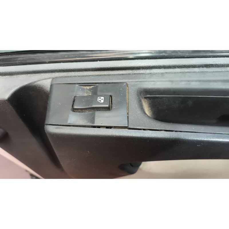 Recambio de puerta delantera derecha para renault midlum fg xxx.10    e4 cabina doble referencia OEM IAM 5600464824 5600464830 