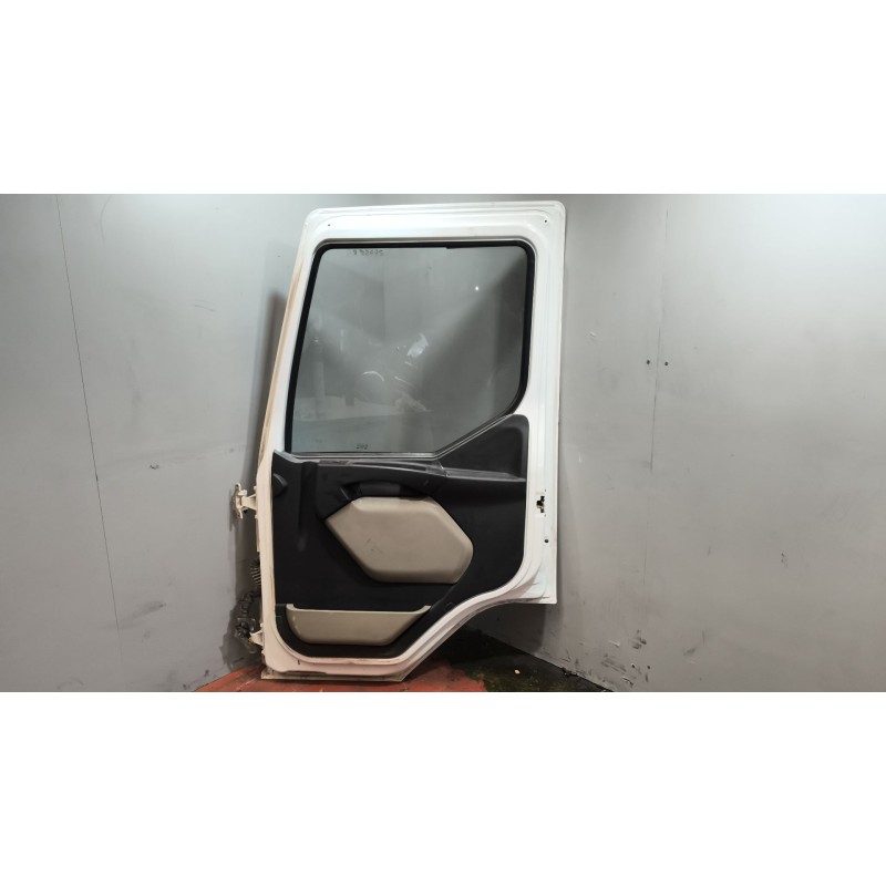 Recambio de puerta delantera derecha para renault midlum fg xxx.10    e4 cabina doble referencia OEM IAM 5600464824 5600464830 