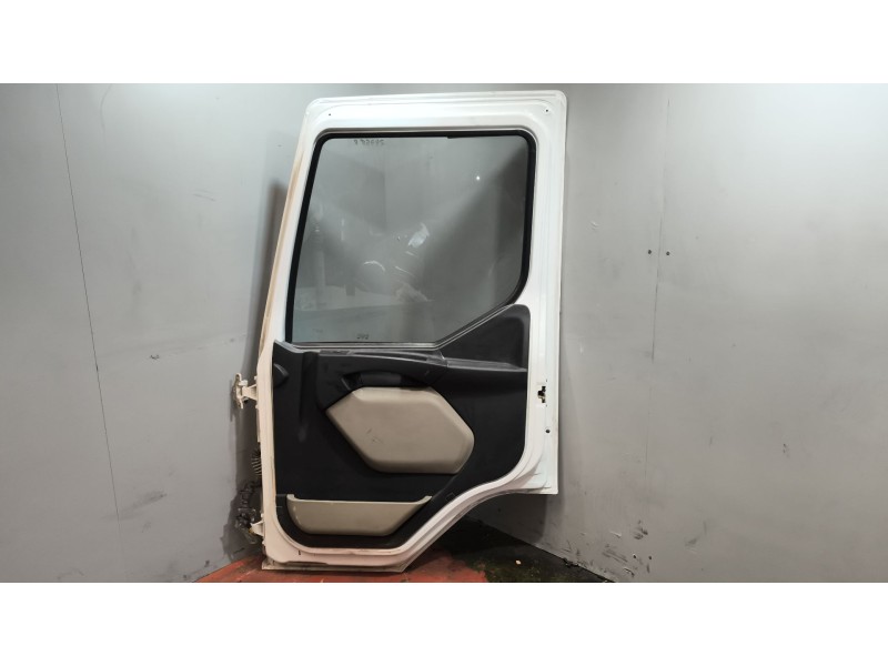 Recambio de puerta delantera derecha para renault midlum fg xxx.10    e4 cabina doble referencia OEM IAM 5600464824 5600464830 