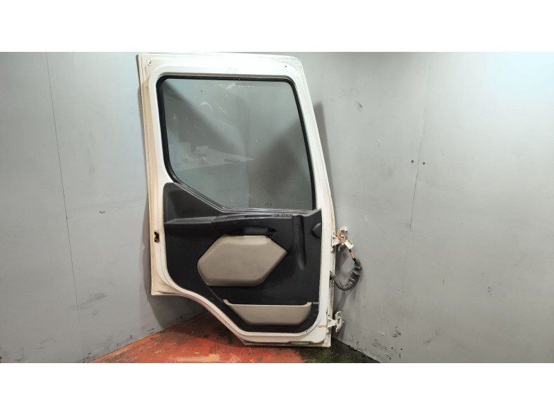 Recambio de puerta delantera izquierda para renault midlum fg xxx.10    e4 cabina doble referencia OEM IAM 5600464823  