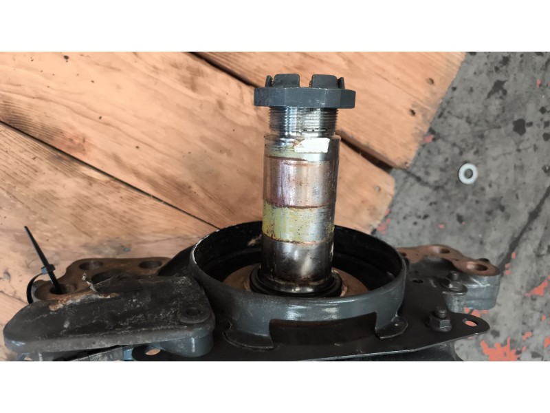 Recambio de mangueta delantera izquierda para renault serie t 12.8 diesel referencia OEM IAM 22848432 7422848432 