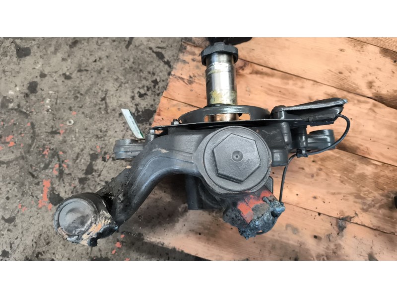 Recambio de mangueta delantera derecha para renault serie t 12.8 diesel referencia OEM IAM 22848433 7422848433 