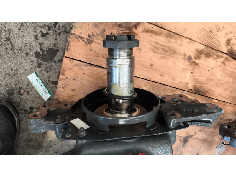 Recambio de mangueta delantera derecha para renault serie t 12.8 diesel referencia OEM IAM 22848433 7422848433 