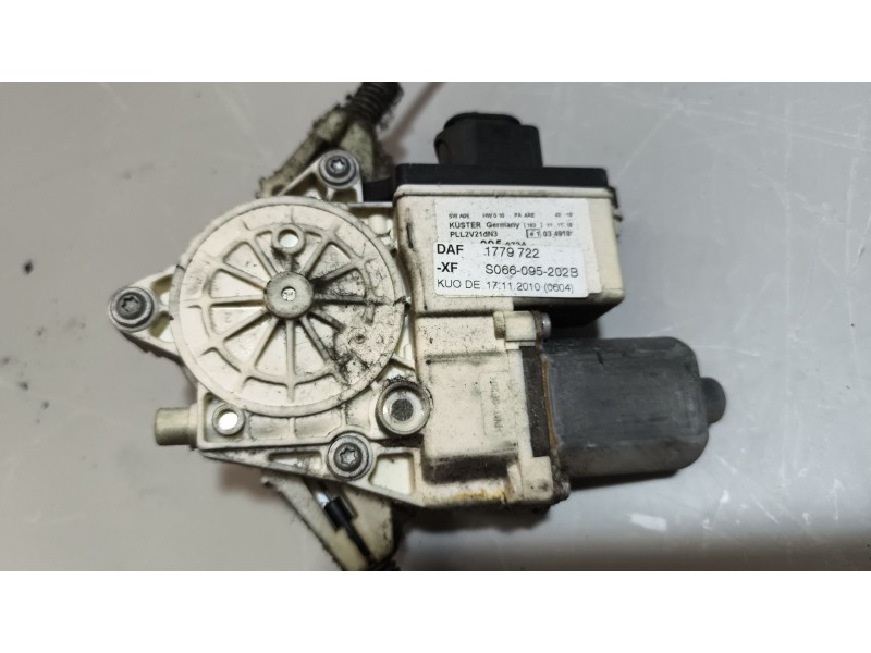Recambio de elevalunas delantero derecho para daf serie xf105.xxx 12.9 diesel referencia OEM IAM   