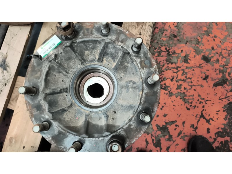 Recambio de buje delantero para renault serie t 12.8 diesel referencia OEM IAM 7421116593 7421535963 7421534388