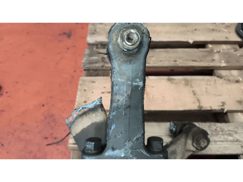 Recambio de mangueta delantera izquierda para renault serie t 12.8 diesel referencia OEM IAM 7422045947  