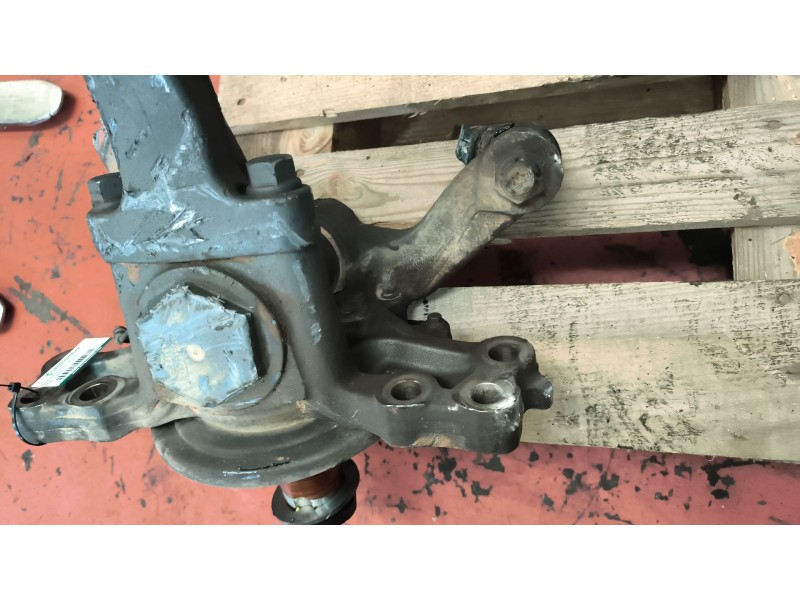 Recambio de mangueta delantera izquierda para renault serie t 12.8 diesel referencia OEM IAM 7422045947  