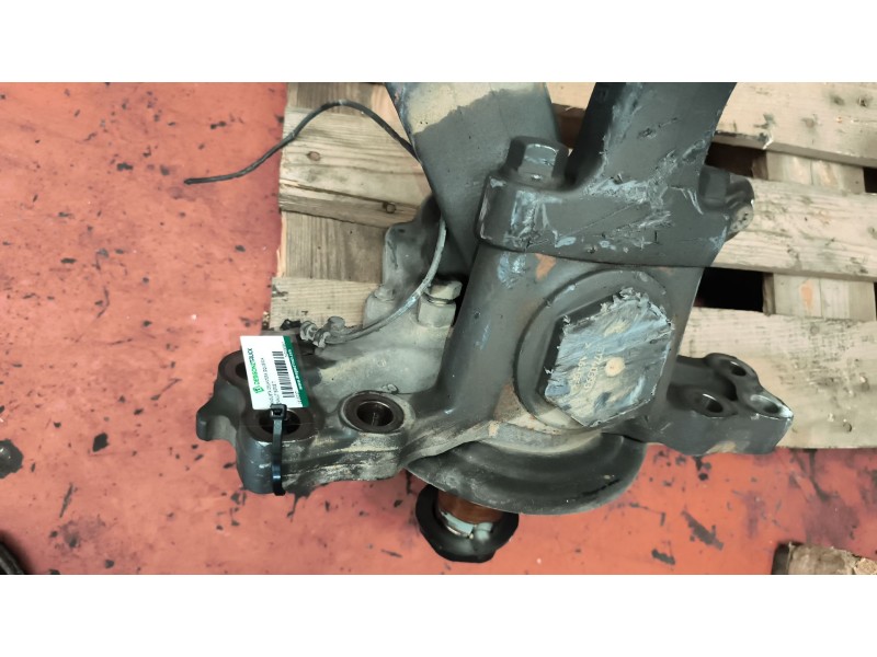 Recambio de mangueta delantera izquierda para renault serie t 12.8 diesel referencia OEM IAM 7422045947  