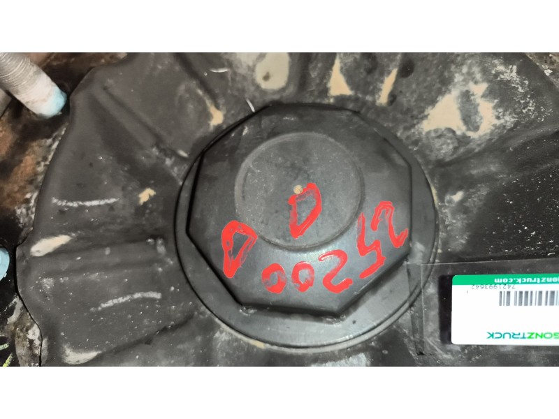 Recambio de buje delantero para renault serie t 12.8 diesel referencia OEM IAM 7421993642  
