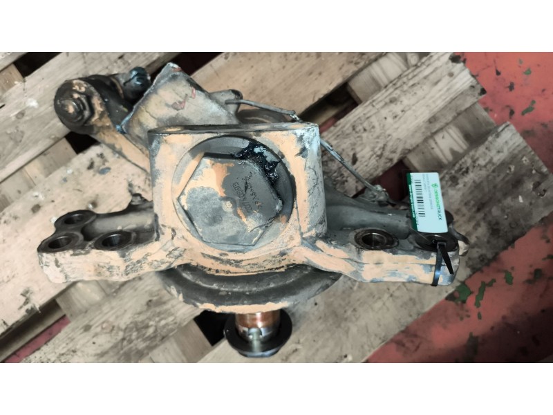 Recambio de mangueta delantera derecha para renault serie t 12.8 diesel referencia OEM IAM 7422045948  