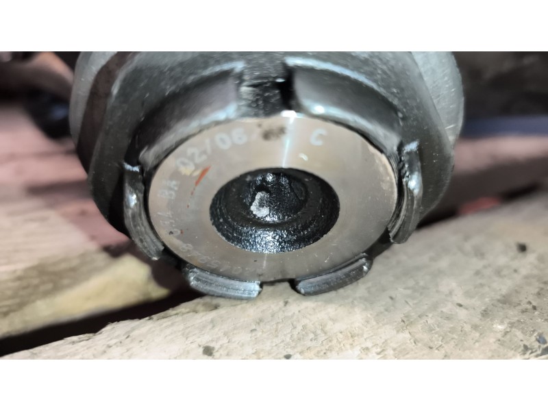 Recambio de mangueta delantera derecha para renault serie t 12.8 diesel referencia OEM IAM 7422045948  