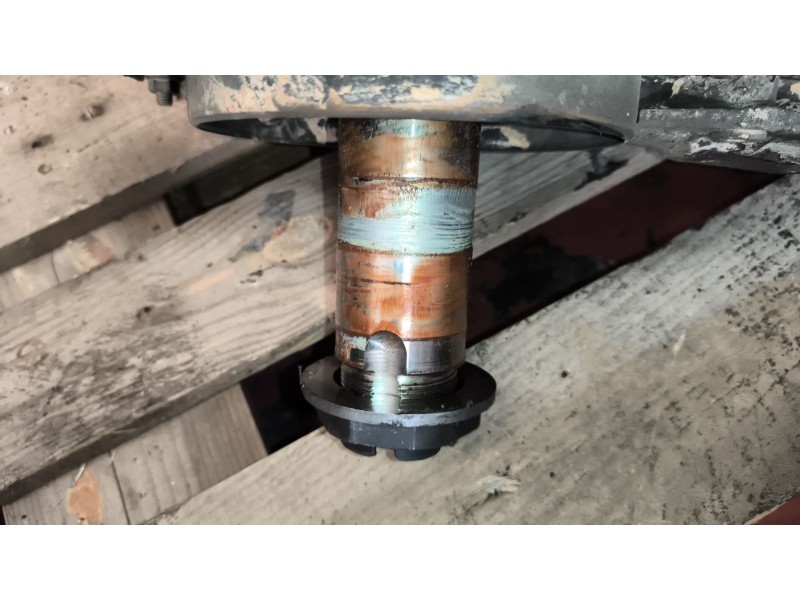 Recambio de mangueta delantera derecha para renault serie t 12.8 diesel referencia OEM IAM 7422045948  