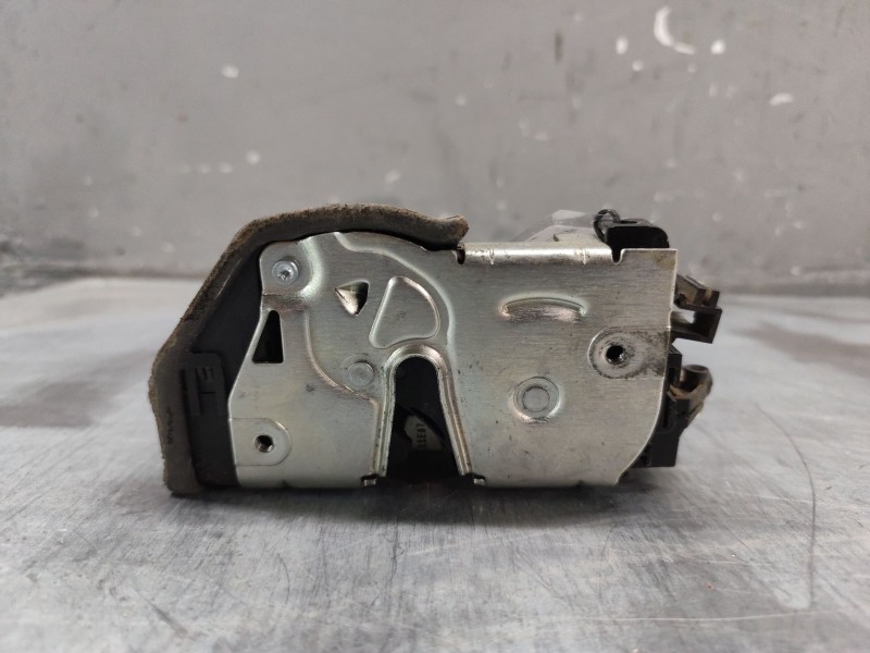 Recambio de cerradura puerta trasera derecha para bmw 3 (e90) 320 d referencia OEM IAM 7060296  