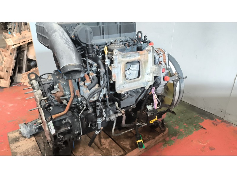 Recambio de despiece motor para renault midlum fg xxx.10    e4 cabina doble referencia OEM IAM DXI5215EC06  