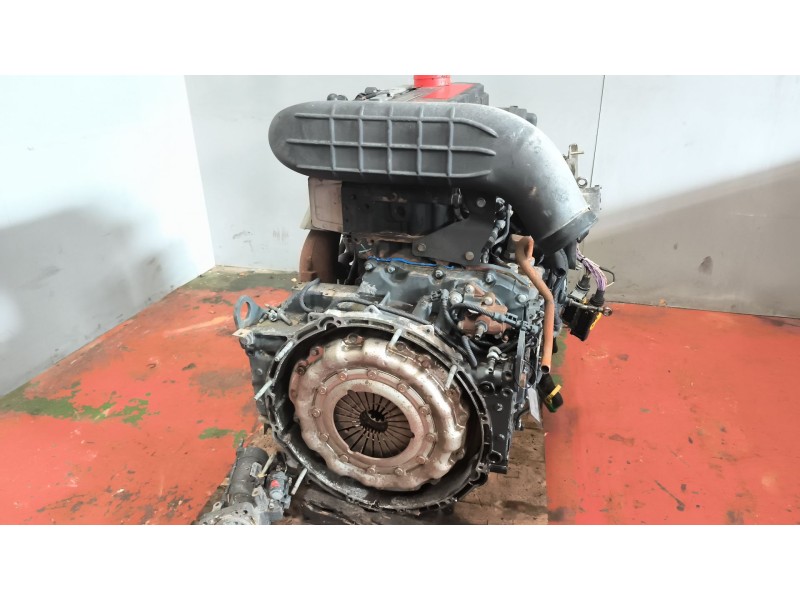 Recambio de despiece motor para renault midlum fg xxx.10    e4 cabina doble referencia OEM IAM DXI5215EC06  