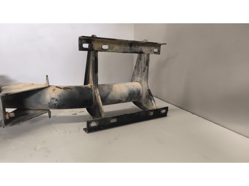 Recambio de soporte para renault midlum fg xxx.10    e4 cabina doble referencia OEM IAM 5010496740  