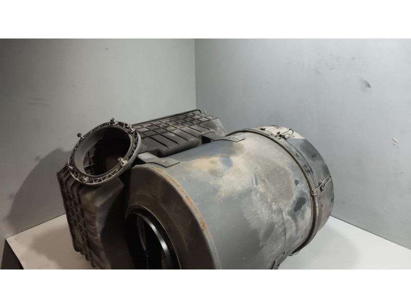 Recambio de filtro aire para iveco stralis (as) 12.9 diesel referencia OEM IAM 8137428  