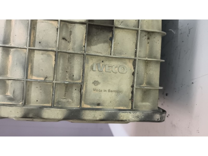 Recambio de filtro aire para iveco stralis (as) 12.9 diesel referencia OEM IAM 8137428  